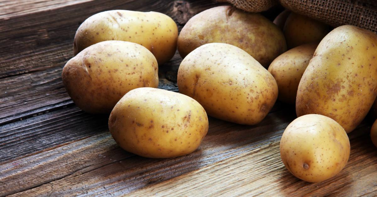 ত্বকের যত্নে কাজে লাগাও আলুকে! (Benefits of Potatoes For Skin)