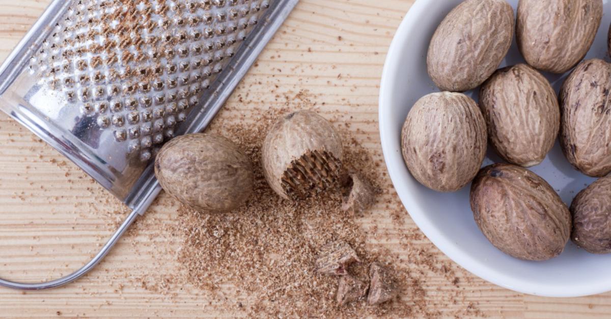 শরীরকে সুস্থ রাখতে খেতে হবে জায়ফল (Health Benefits Of Nutmeg In Bengali)